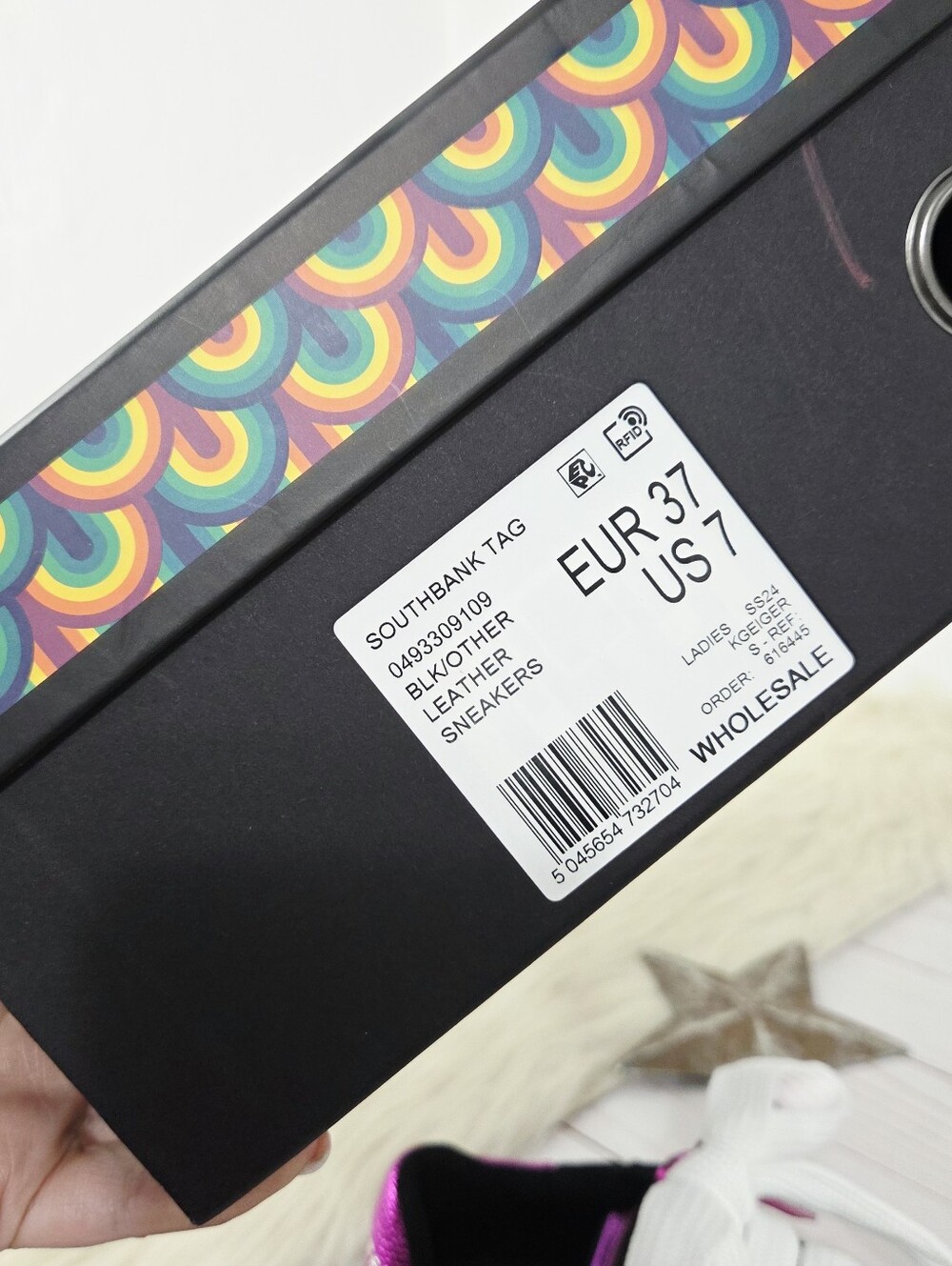 Kurt Geiger Southbank Tag sneakers metallic rainbow low top women's 7 new NWT - Picture 9 of 9